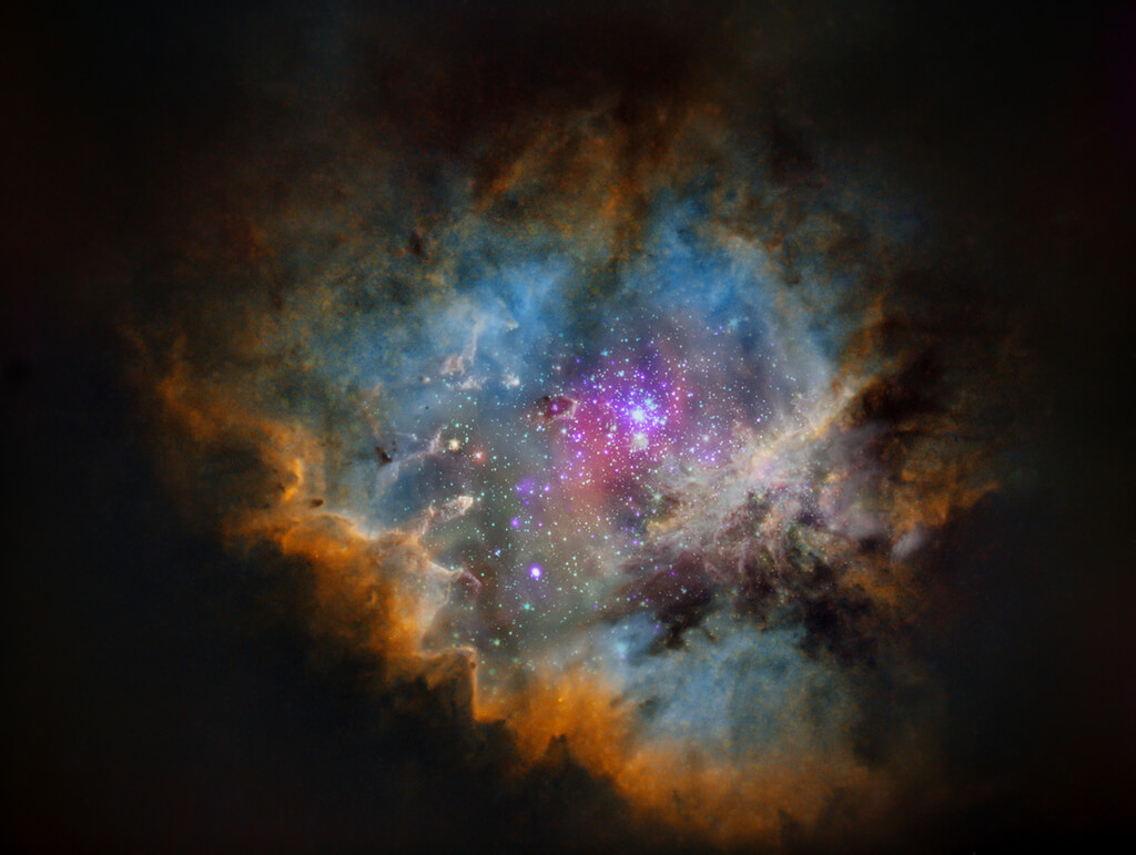 今日天文图（NGC 281:无星伴星）插图
